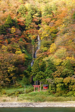 白糸の滝(山形県戸沢村)