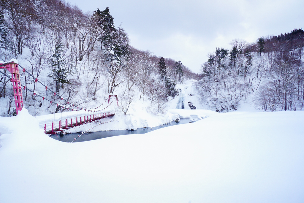 雪に埋もれた法体園地