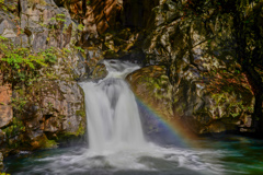 秋の虹　思いの滝