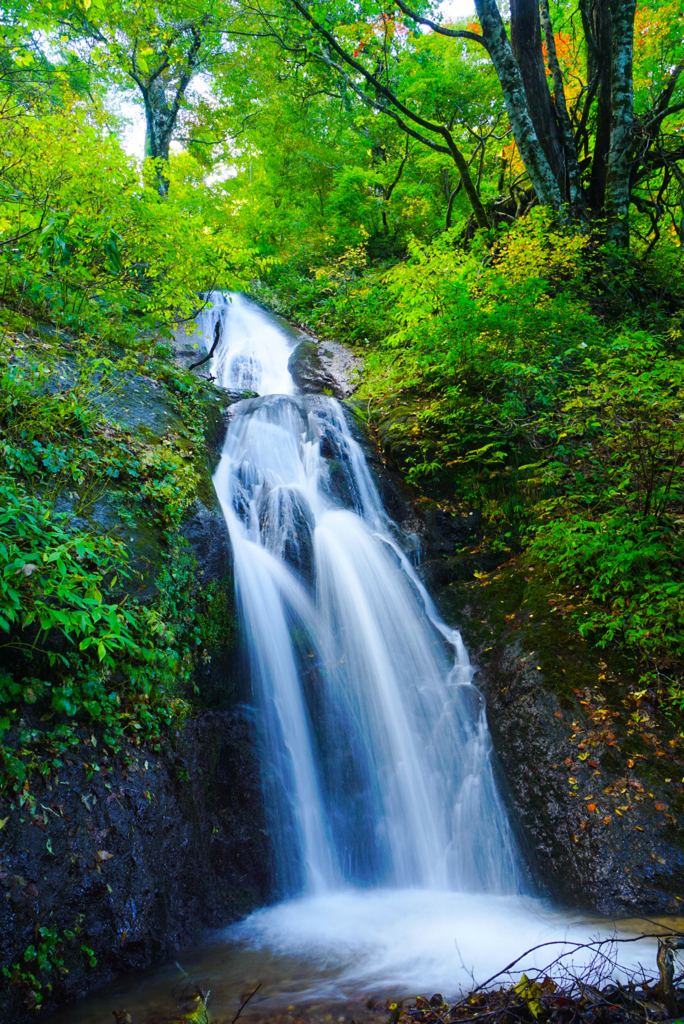 白猿の滝(山形県鮭川村)