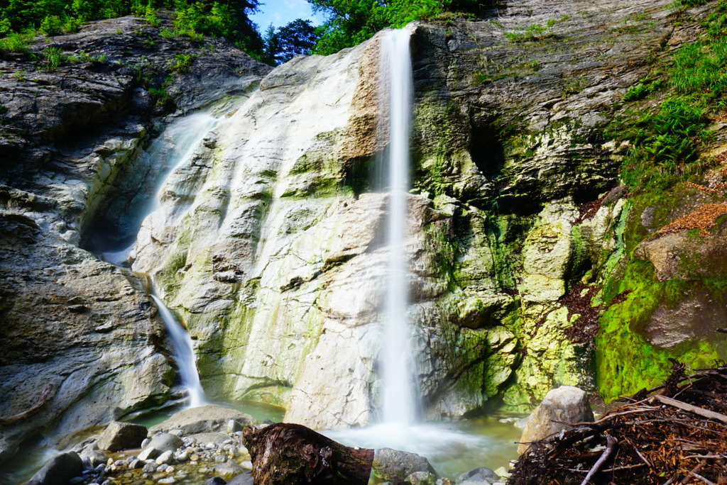 川原毛大湯滝(秋田県湯沢市)