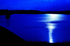 夕暮れの湖ーⅣ