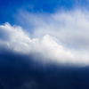 雲押し寄せる