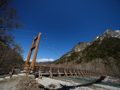 明神池の端