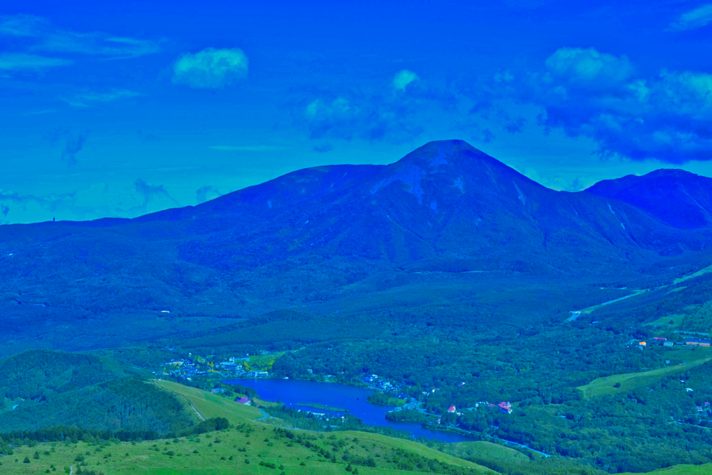 蓼科山と白樺湖