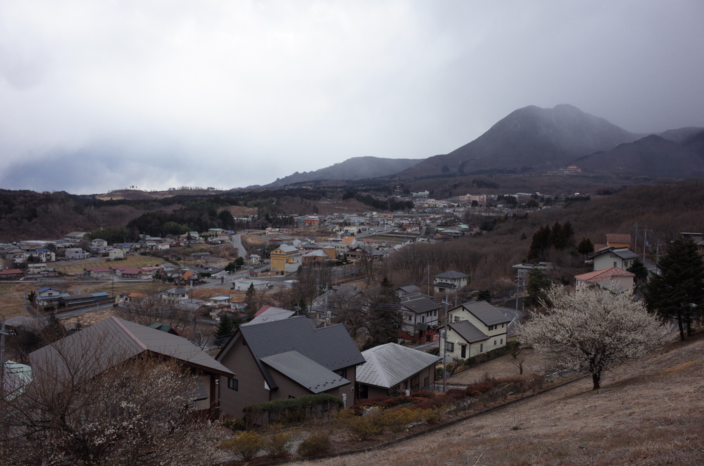 春冷えの山間地