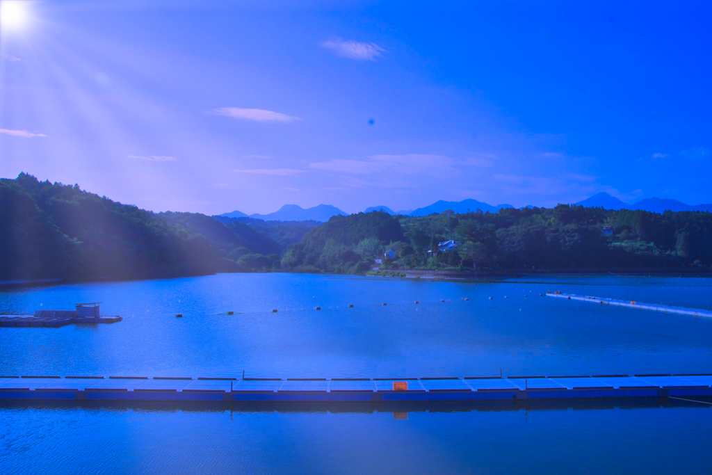 鳴沢湖