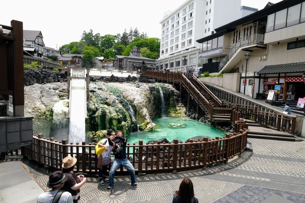 草津温泉　湯畑