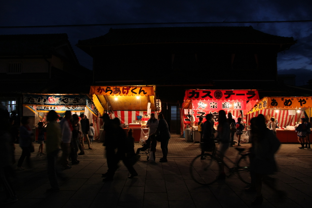 祭りの光景