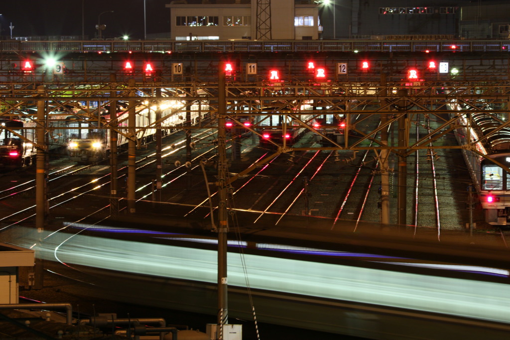 電車の光跡