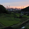 田園風景と工場群