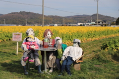菜の花畑で一家団欒