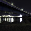 夜景に繋がる光の橋