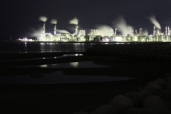 干潟と工場夜景