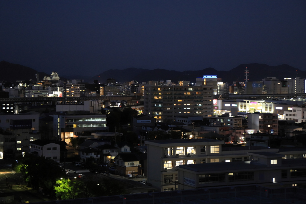 夜の帳が下りる刻