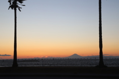 日の入り後のアクアラインと富士山