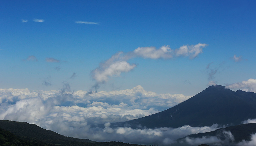東北、八幡平紀行ー雲海の稜線