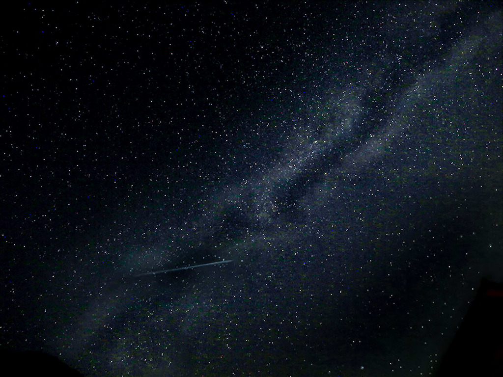 天の川 流れ星横断 By Kunk Id 写真共有サイト Photohito