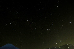 山中湖ⅡーＷのカシオペアが舞う夜空