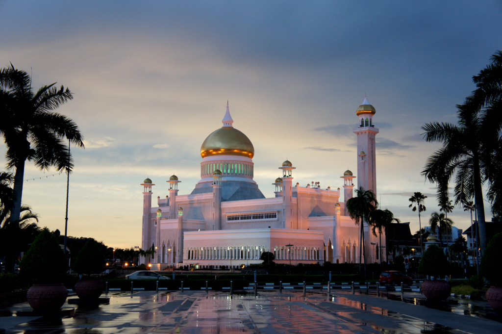 Sultan Omar Ali Saifuddin Mosque, Brunei