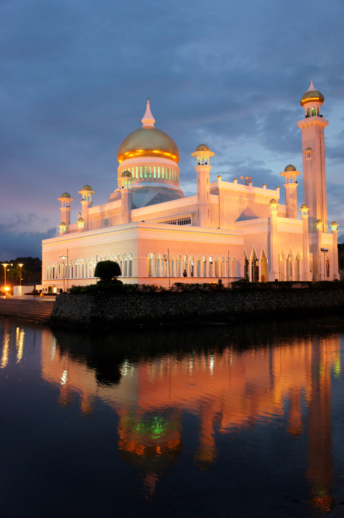 Sultan Omar Ali Saifuddin Mosque, Brunei