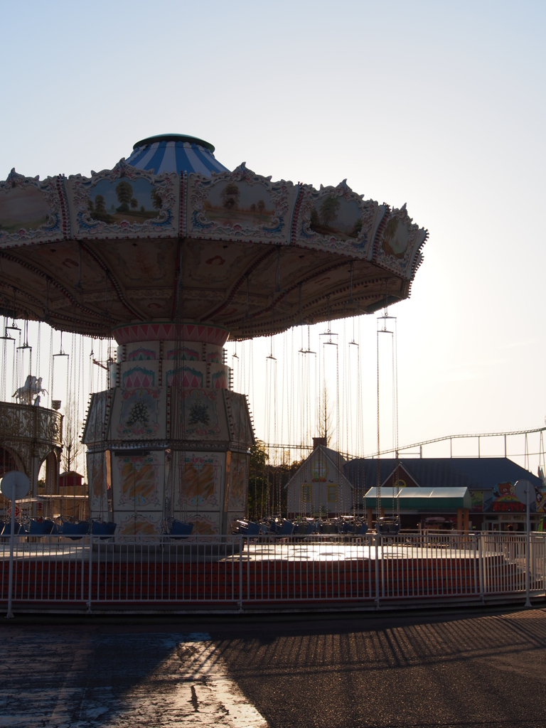 楽しい日も暮れて