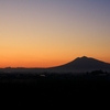 夕暮れの岩木山