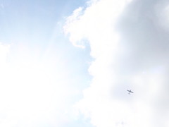 飛行機　雲