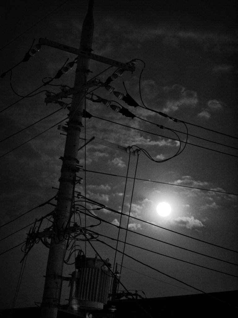 都市の月夜