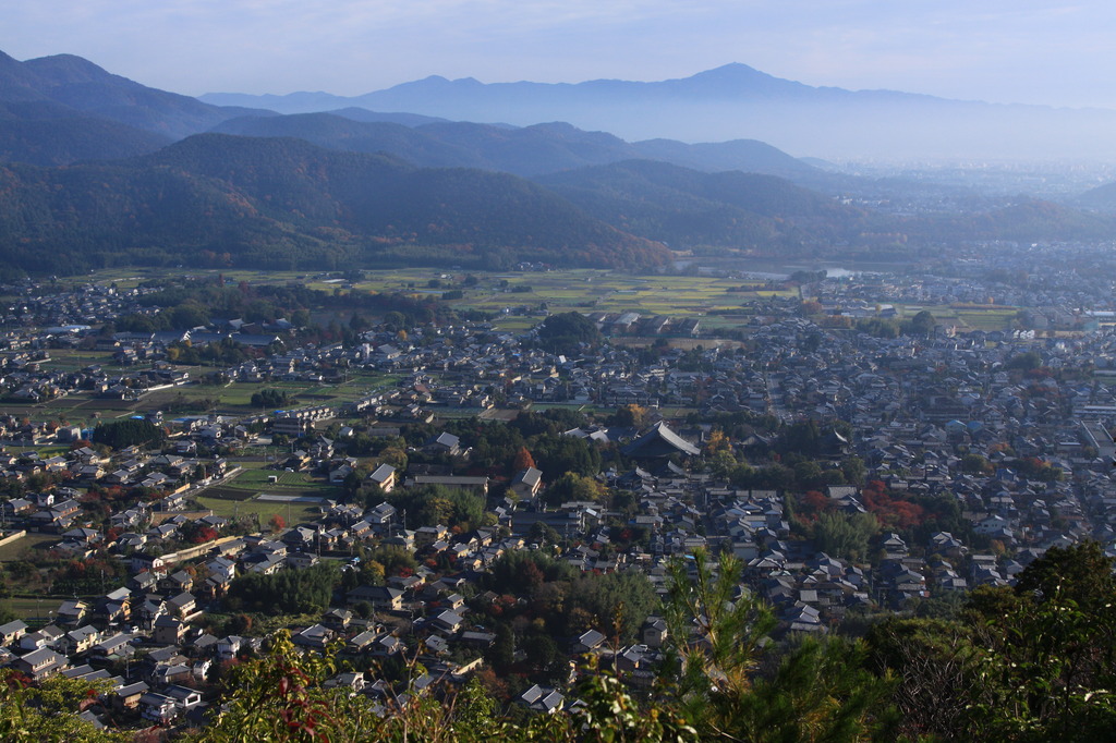 嵯峨の里を見下ろす比叡の山