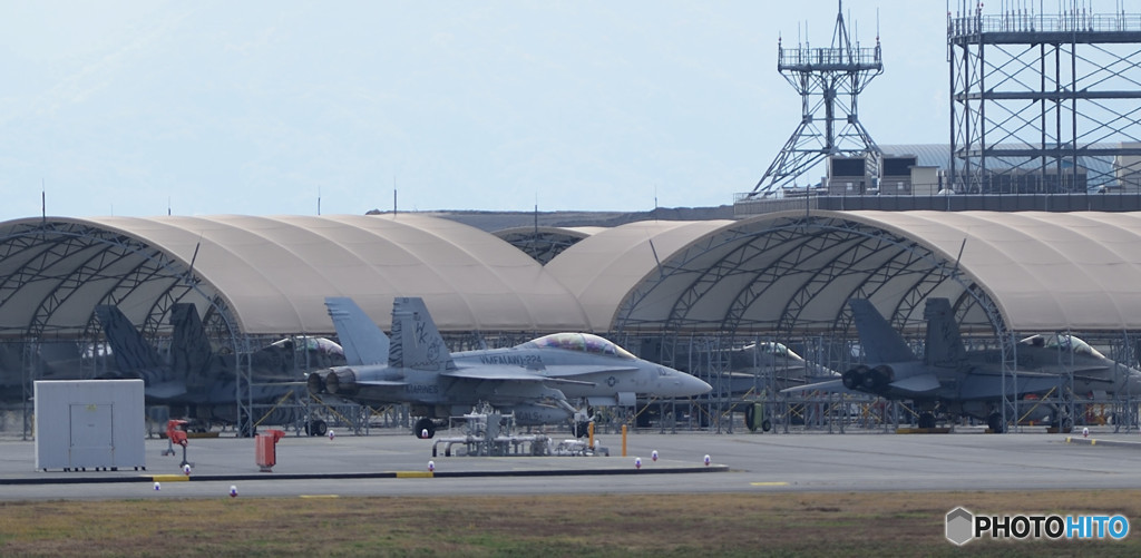 親分の前を通って