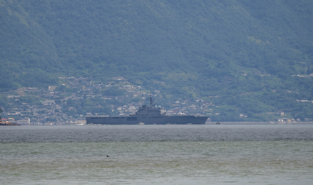 輸送艦　くにさき