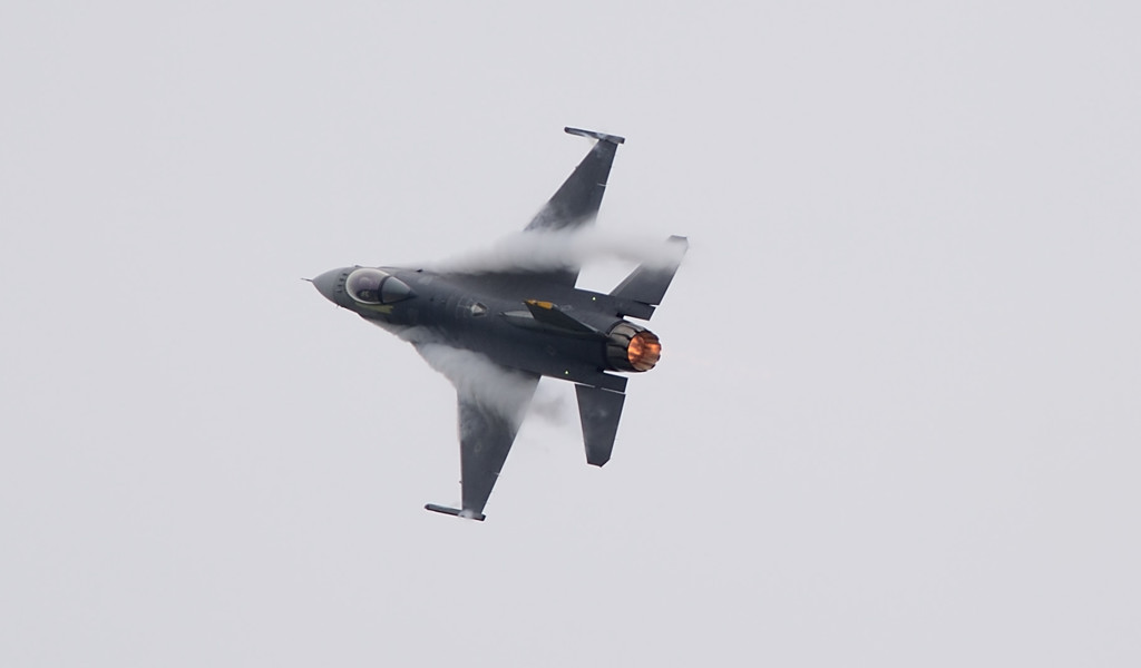 Ｆ－１６