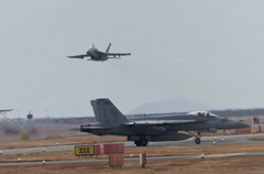 Ｆ－１８