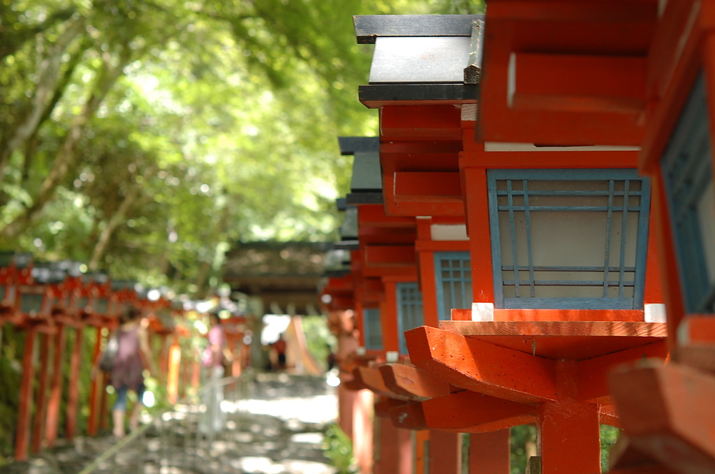 貴船神社へと