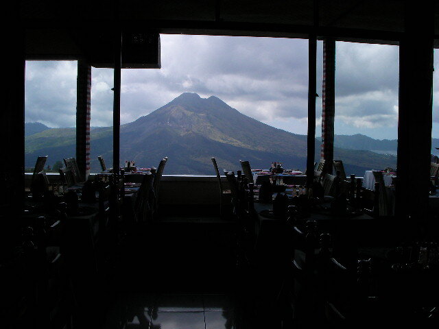 火山の見えるレストラン