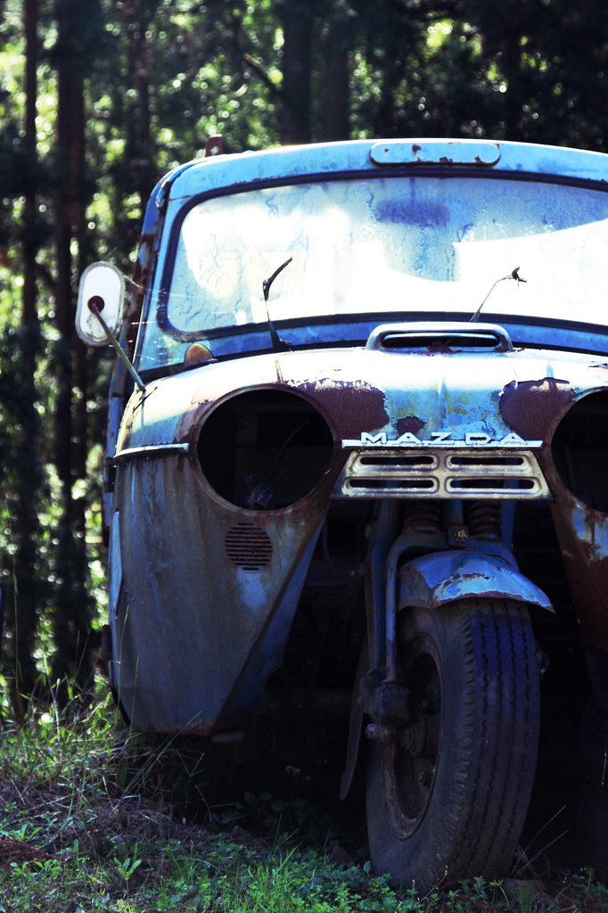MAZDA T2000