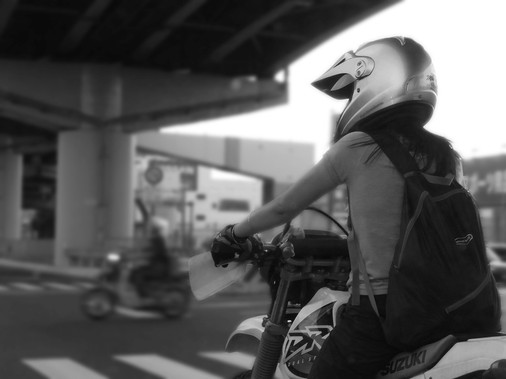 きっと美人な女性ライダー