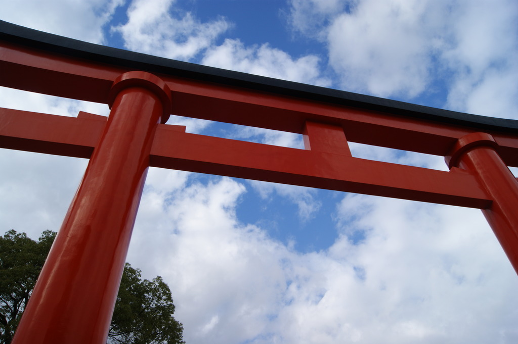 鳥居と空