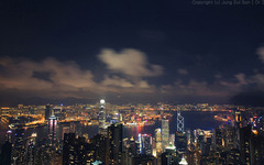 香港の夜・・・