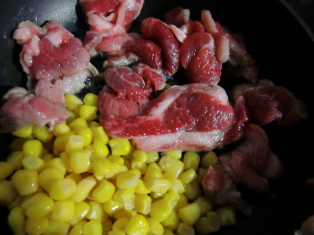 コーンとラム肉