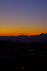 富士スピードウェイの夜明け　～ママチャリ耐久レースの朝～