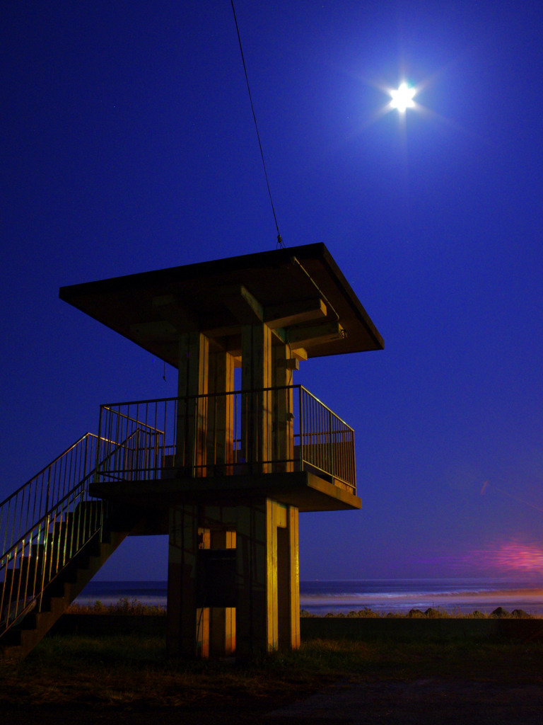 月夜の海水浴場