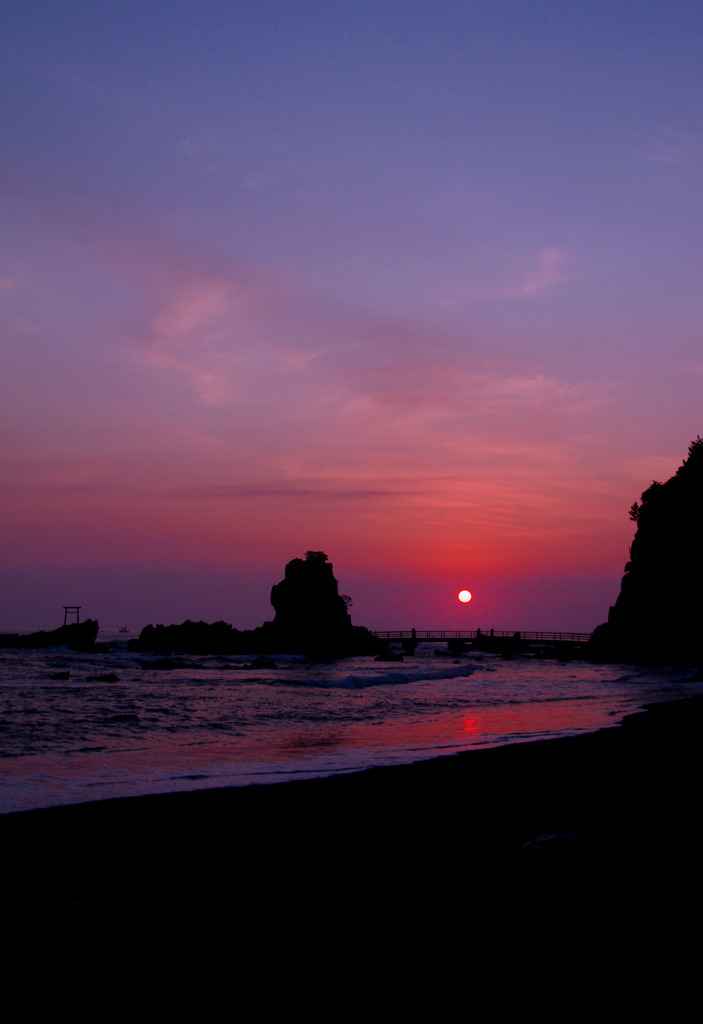 太平洋の夜明け