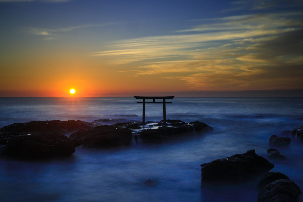 神 宿りて