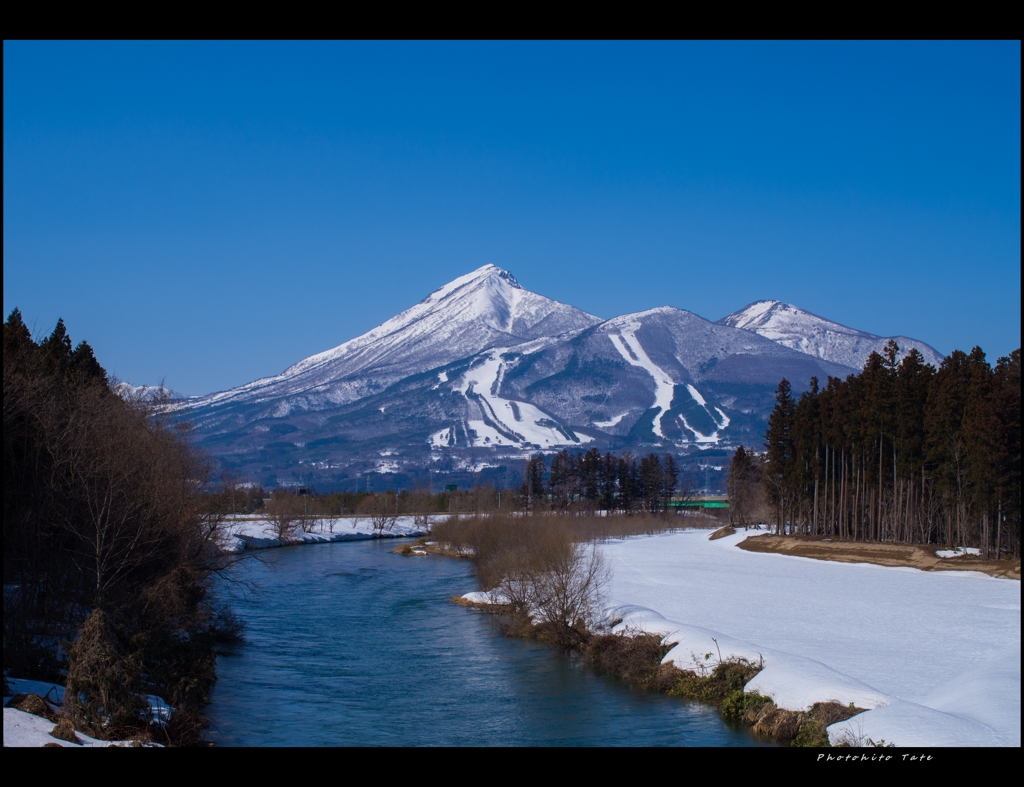 磐梯山　～春の日差し～