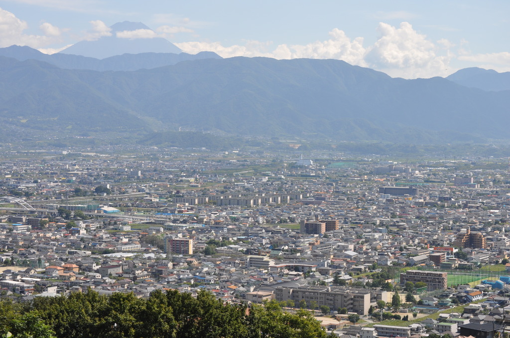 富士をのぞむ土地　甲府盆地