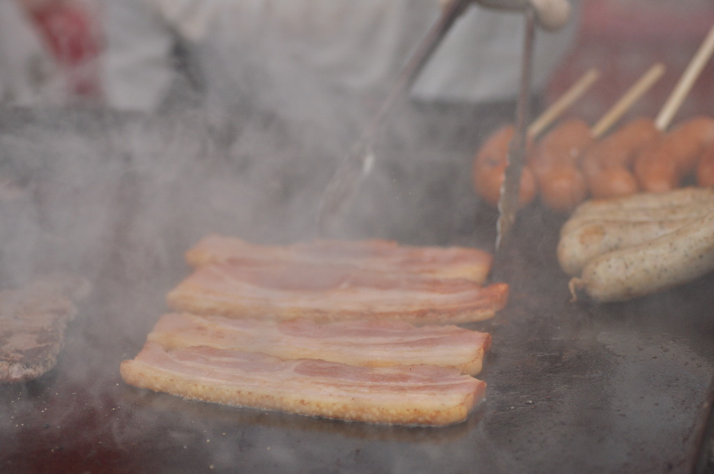 パズーとシータの昼食のベーコン
