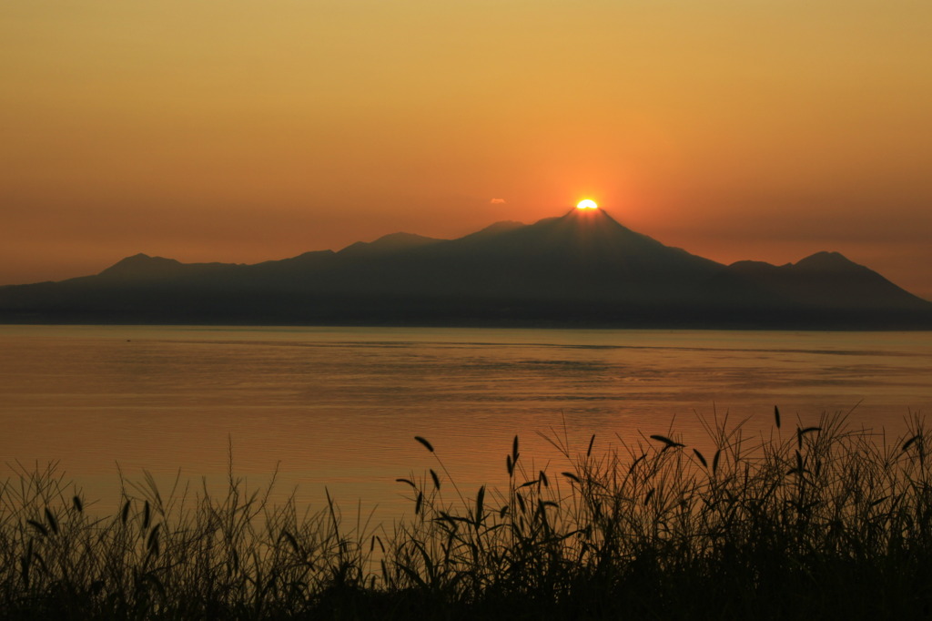 普賢岳に沈む夕日