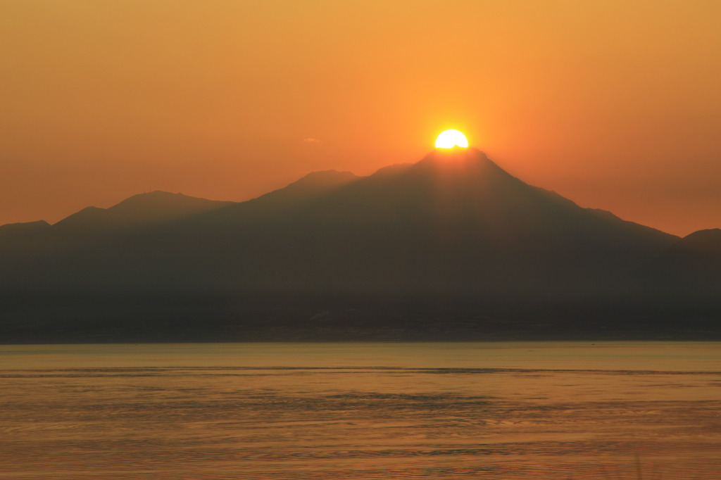 普賢岳に沈む夕日